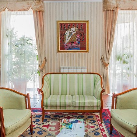 City Hotel Tien Shan Köktöbe Kültér fotó