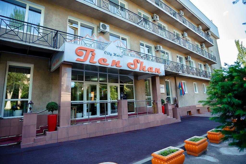 City Hotel Tien Shan Köktöbe Kültér fotó