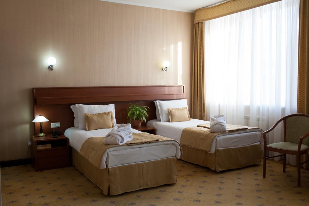 City Hotel Tien Shan Köktöbe Kültér fotó