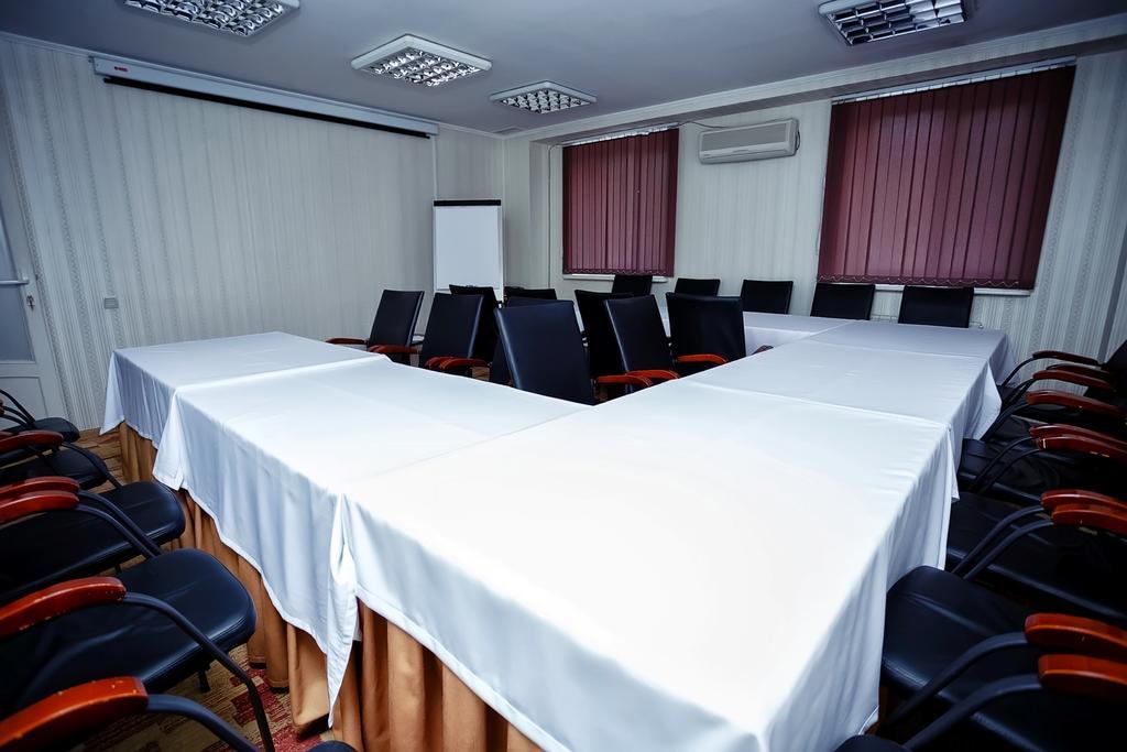 City Hotel Tien Shan Köktöbe Kültér fotó