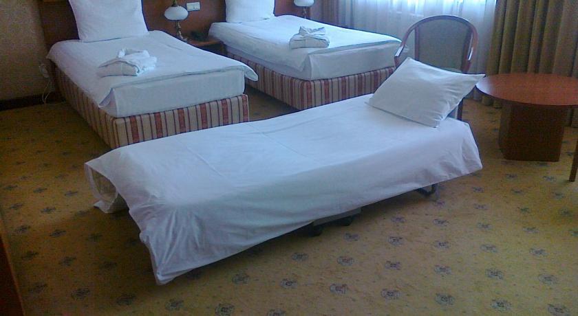 City Hotel Tien Shan Köktöbe Kültér fotó