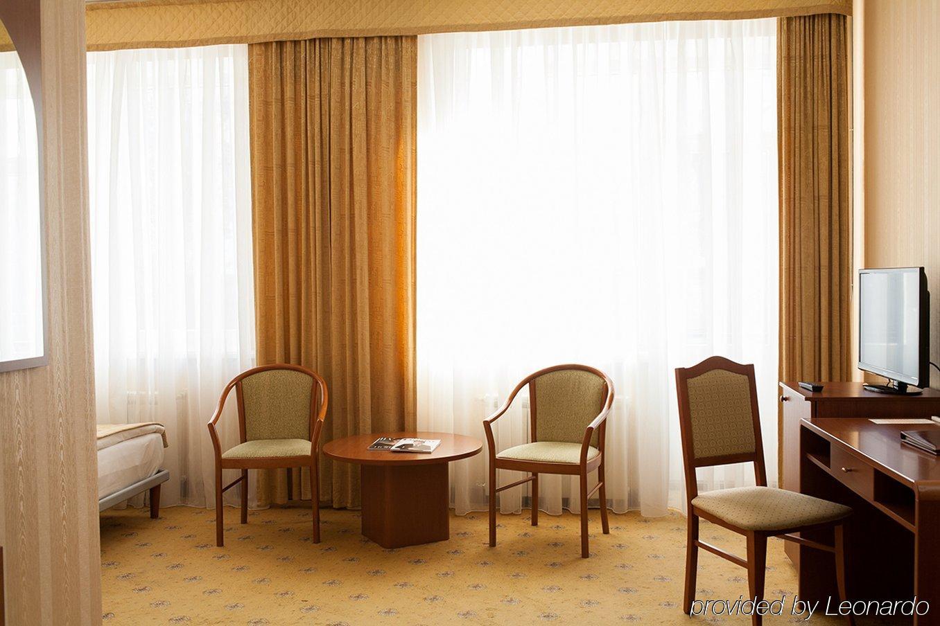 City Hotel Tien Shan Köktöbe Kültér fotó