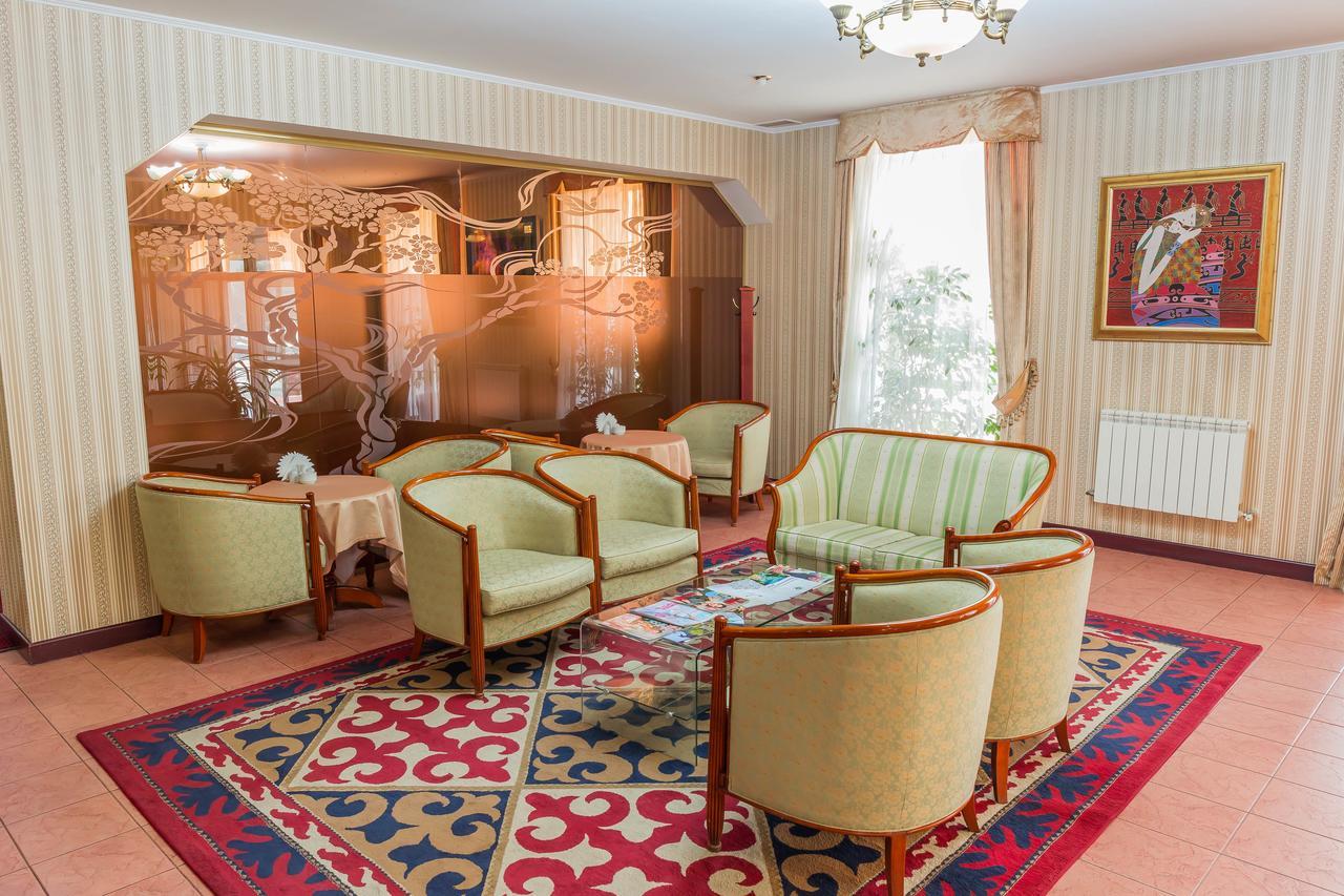City Hotel Tien Shan Köktöbe Kültér fotó