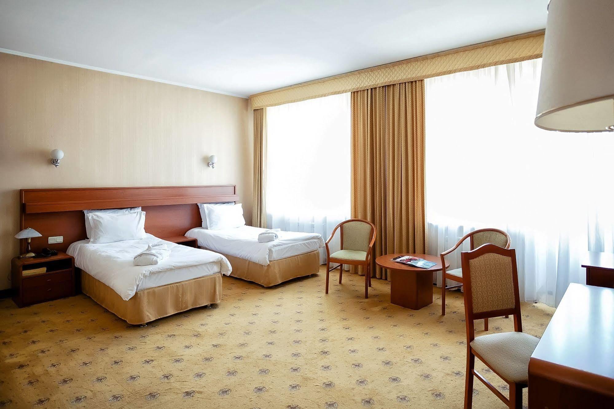 City Hotel Tien Shan Köktöbe Kültér fotó